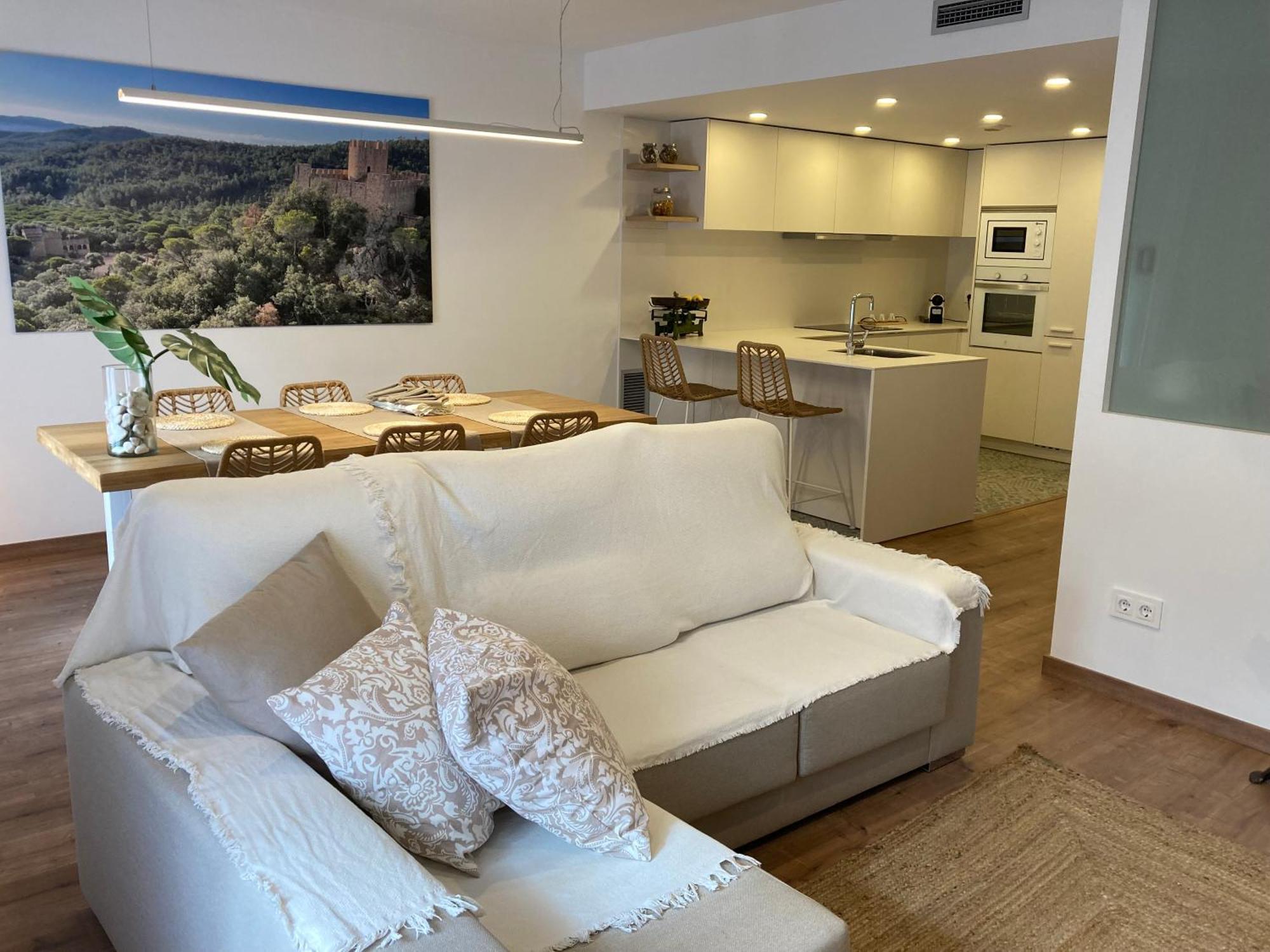 Apartamento Centrico, Climatizado Y Totalmente Equipado De 3 Habitaciones Para 6-7 Personas سانتا كولوما دي فارنرس المظهر الخارجي الصورة