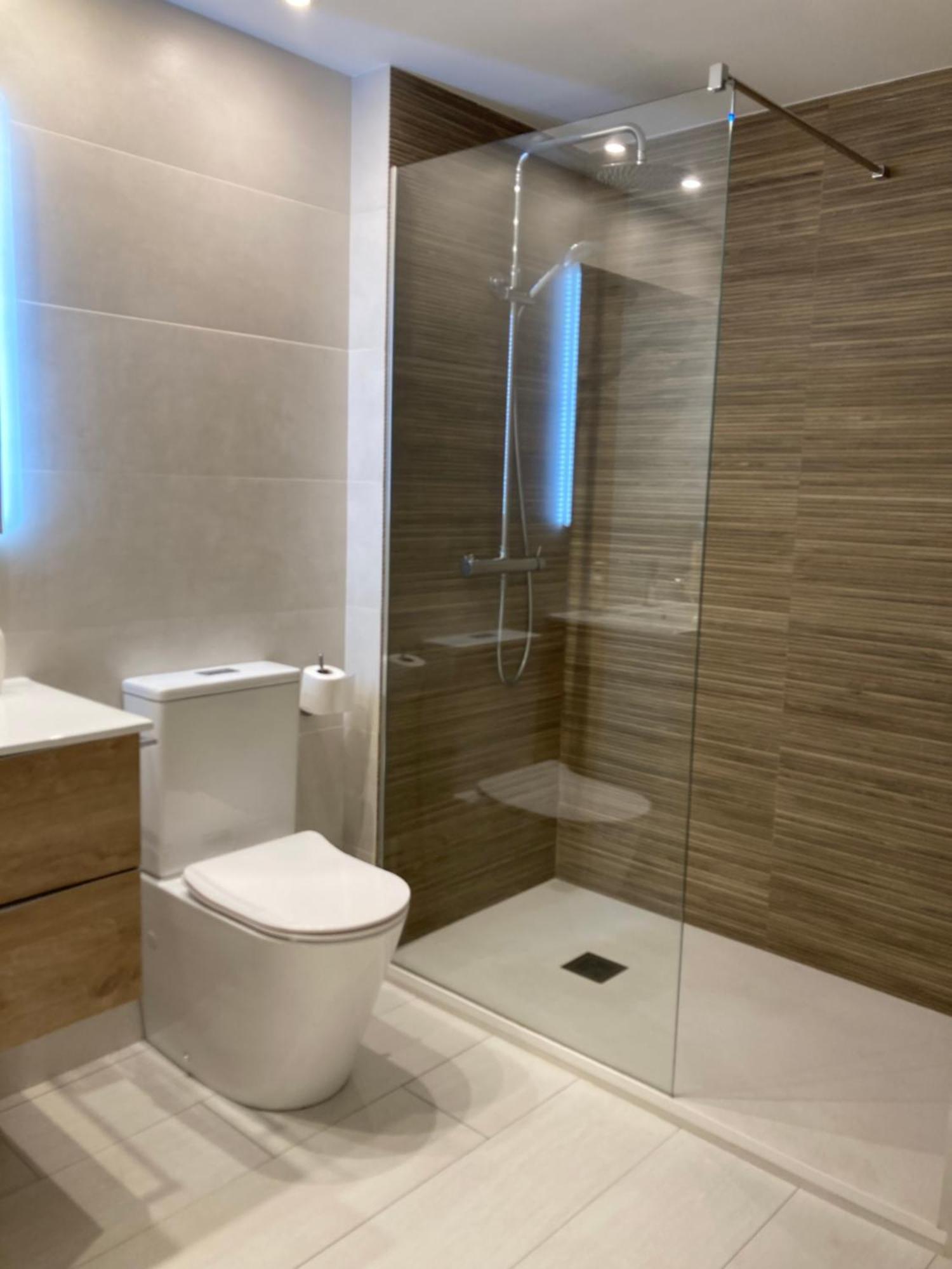 Apartamento Centrico, Climatizado Y Totalmente Equipado De 3 Habitaciones Para 6-7 Personas سانتا كولوما دي فارنرس المظهر الخارجي الصورة