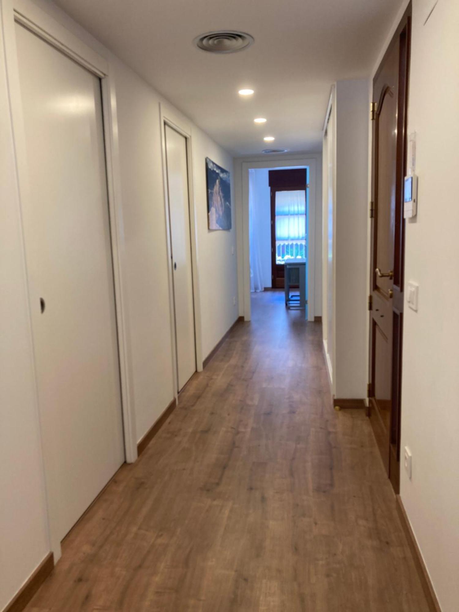 Apartamento Centrico, Climatizado Y Totalmente Equipado De 3 Habitaciones Para 6-7 Personas سانتا كولوما دي فارنرس المظهر الخارجي الصورة
